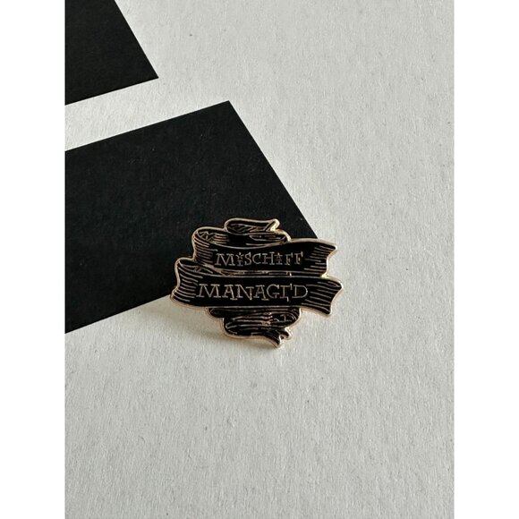 MISCHIEF MANAGED Harry Potter Enamel Lapel Pin NEW - Picture 1 of 3